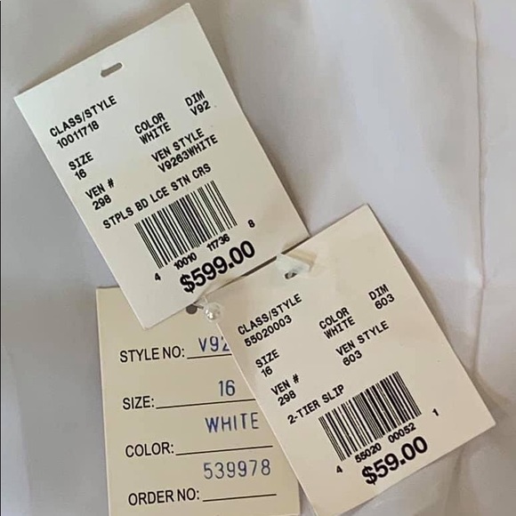 Beautiful white beaded corset style wedding gown. - Picture 7 of 7